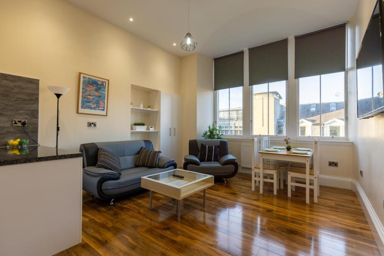 New 2 Bed Apartment With Stunning Views Of Arthur Seat Mountain — Photos 3